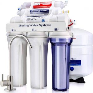 کلیه املاح، مواد شیمیایی، بو و مزه و عوامل بیماری­زا توسط فیلتر آب خانگی قابل جذب است